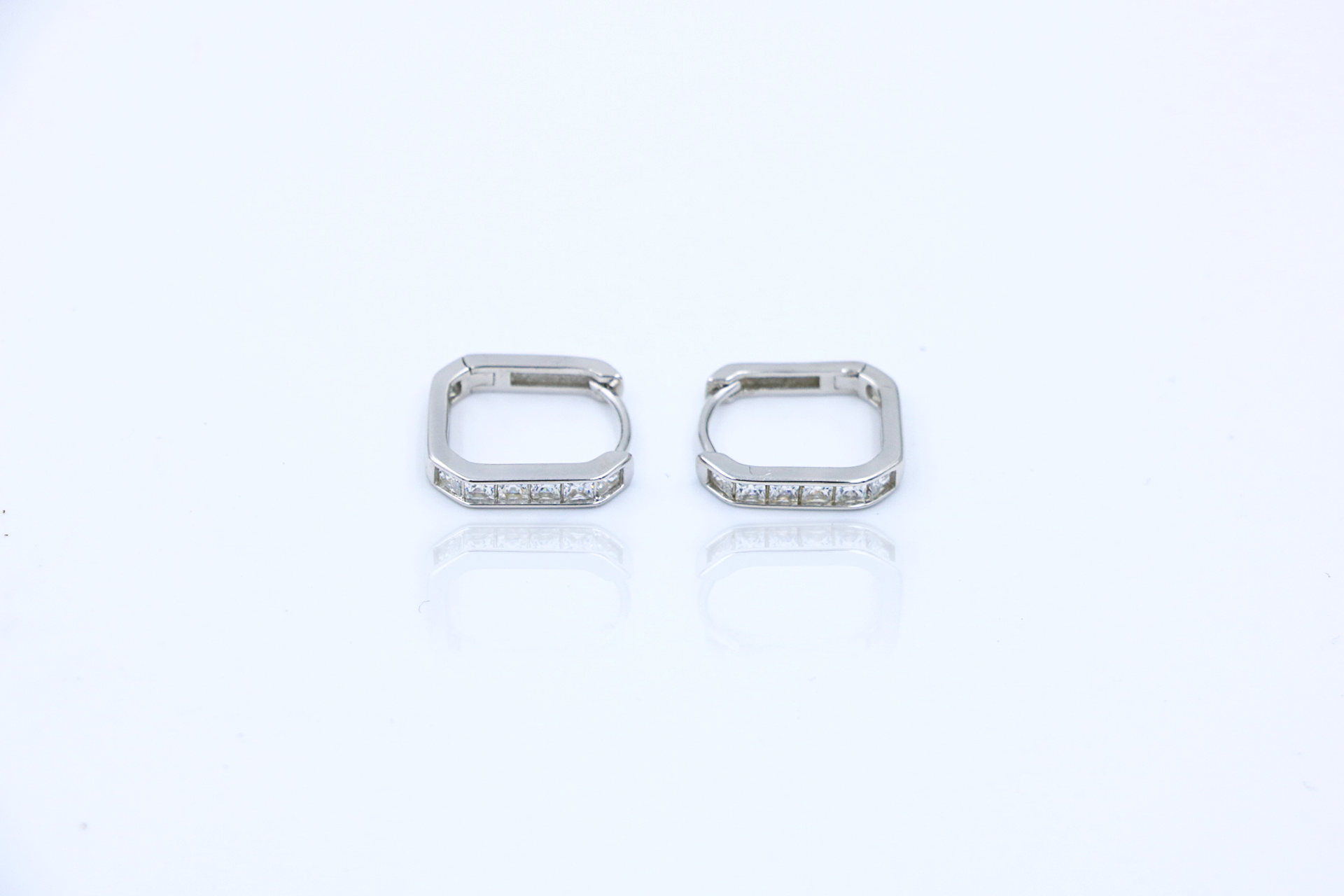 Zara Frame Balis