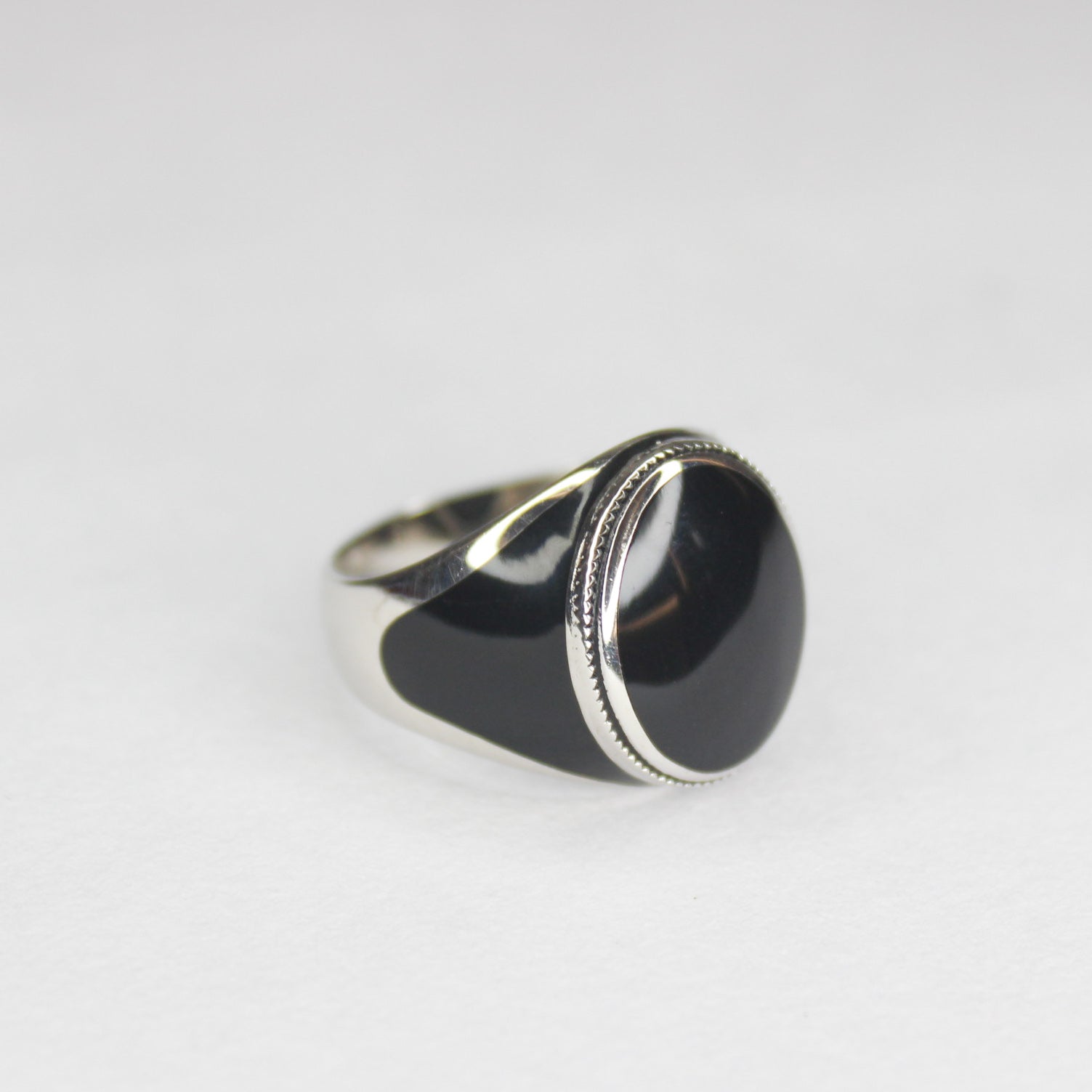 Onyx Oval Signet