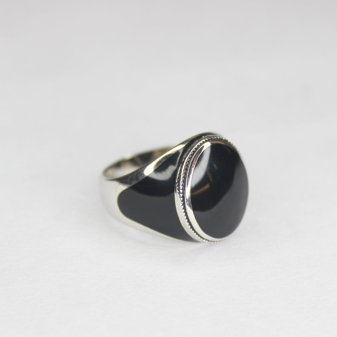 Onyx Oval Signet