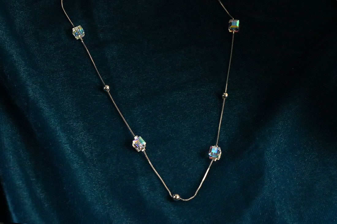 Prism Cube Chain