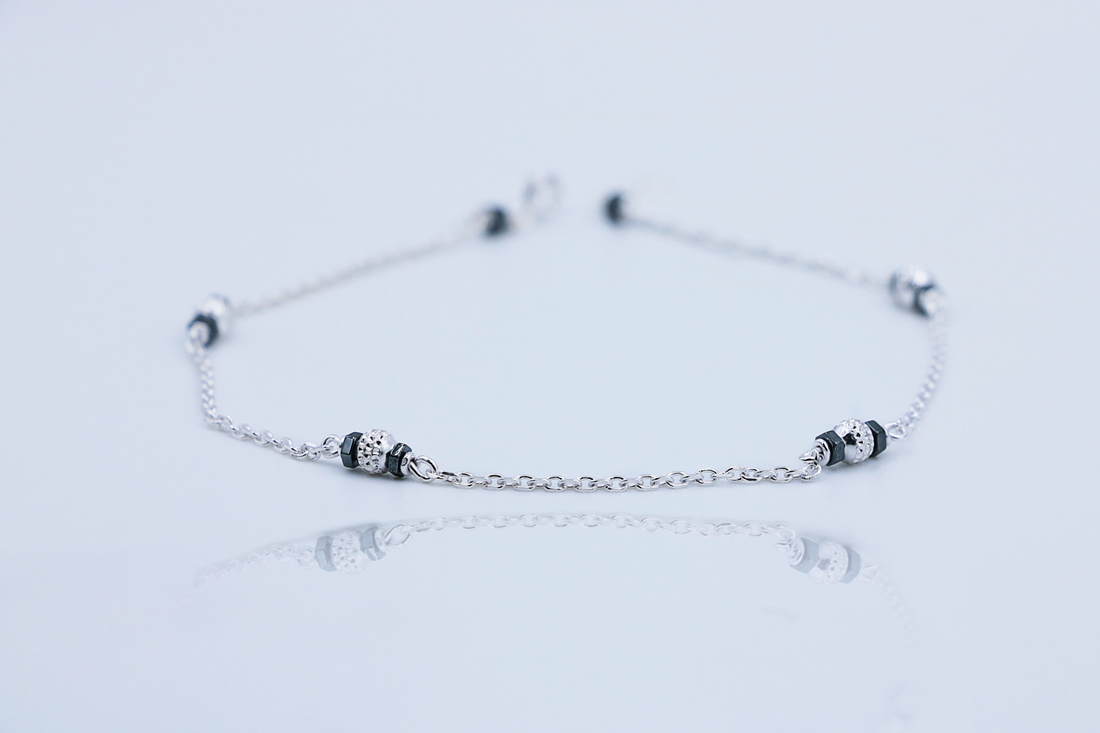 Onyx Gleam Anklet
