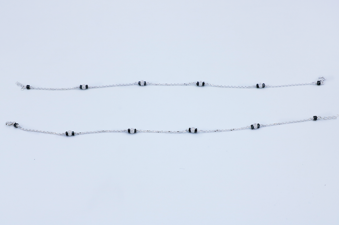 Onyx Gleam Anklet
