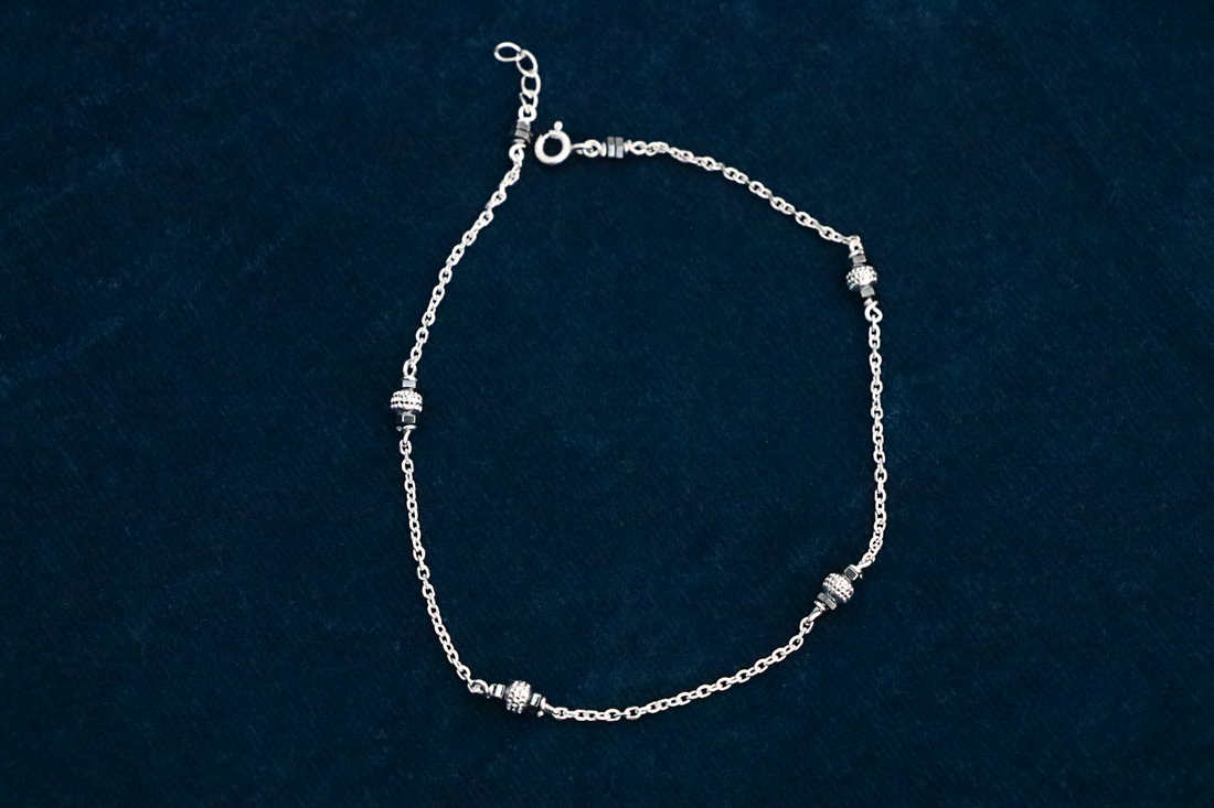 Onyx Gleam Anklet