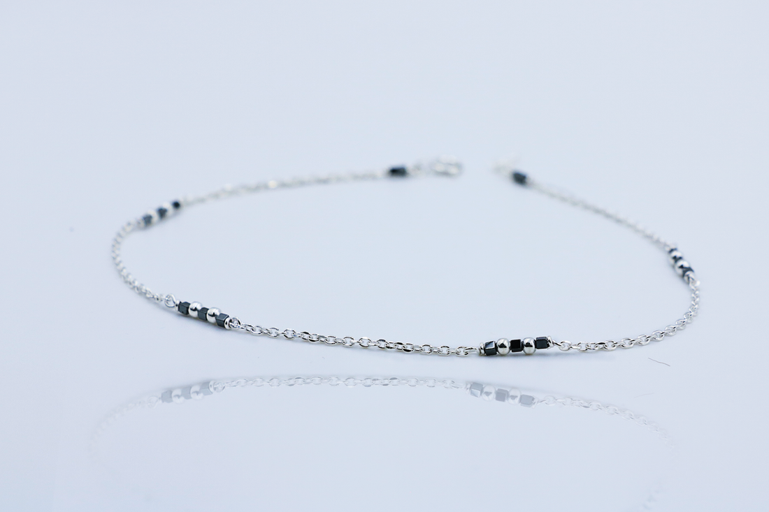 Lunara Whisper Anklet