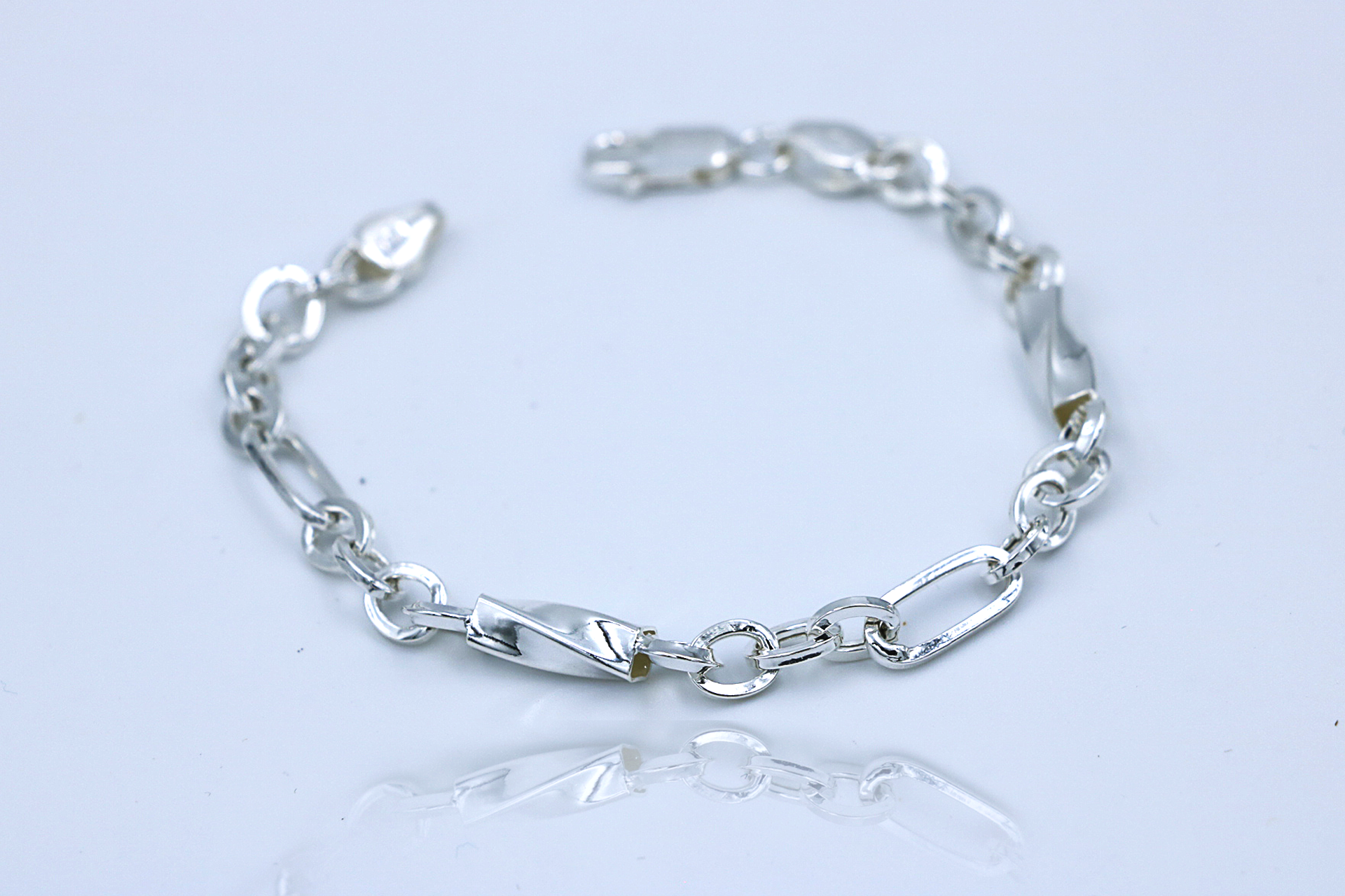 Zephyr Chain Bracelet