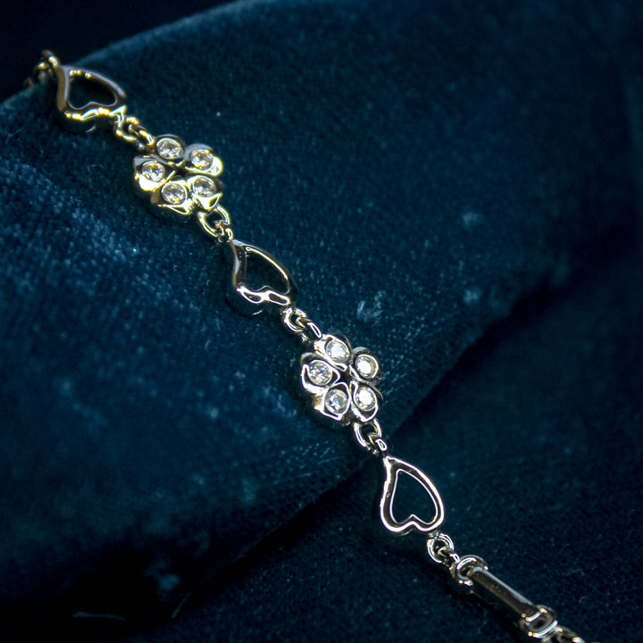 Amorisa Petal Bracelet (Thin Wrist)