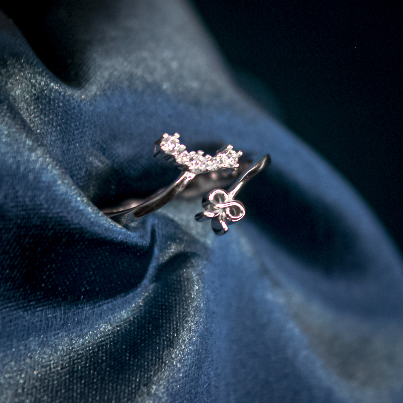 Twinkle Bow Ring