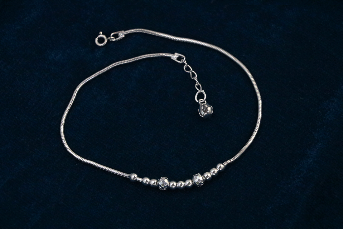 Lissome Thread Anklet