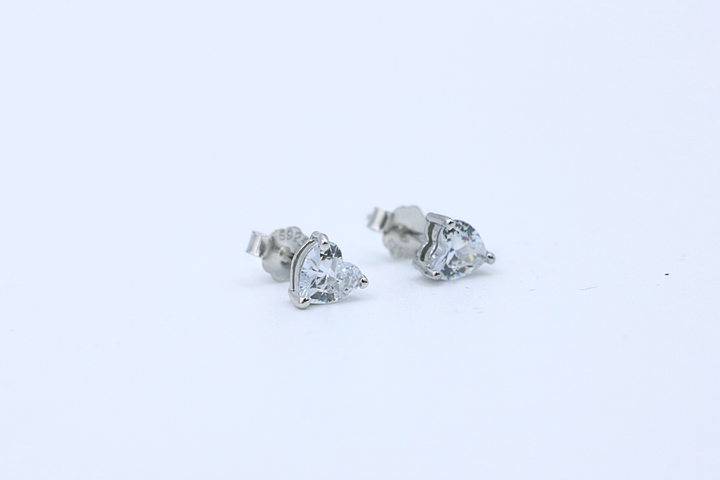 Tri-Edge Studs