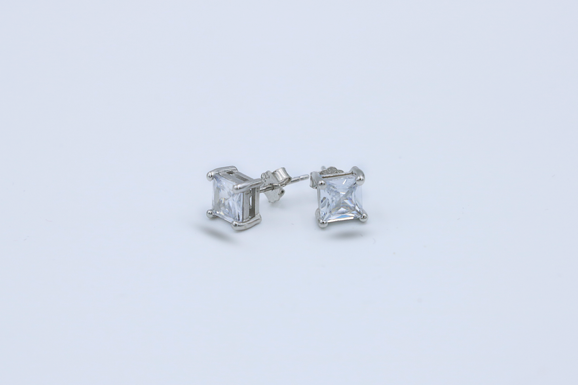 Quor Square Studs