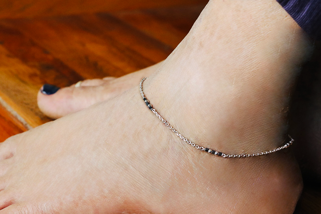 Lunara Whisper Anklet
