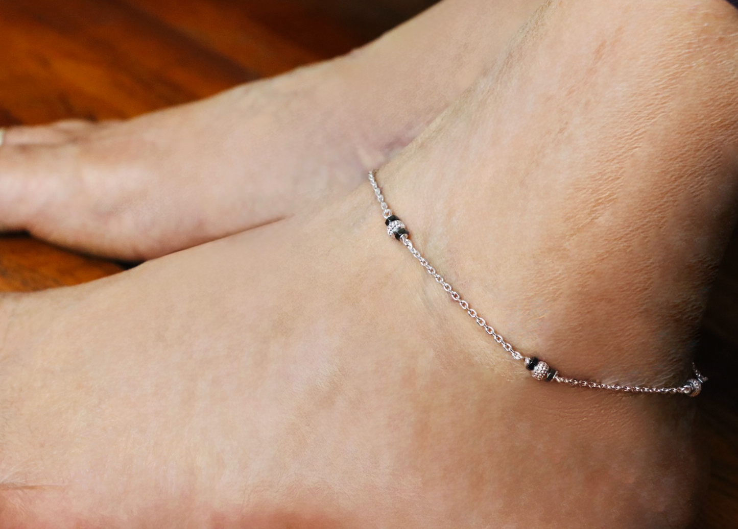 Onyx Gleam Anklet