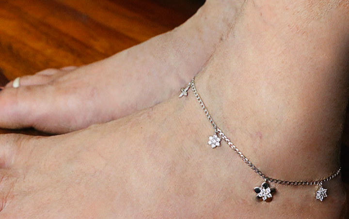 Petal Twinkle Anklet