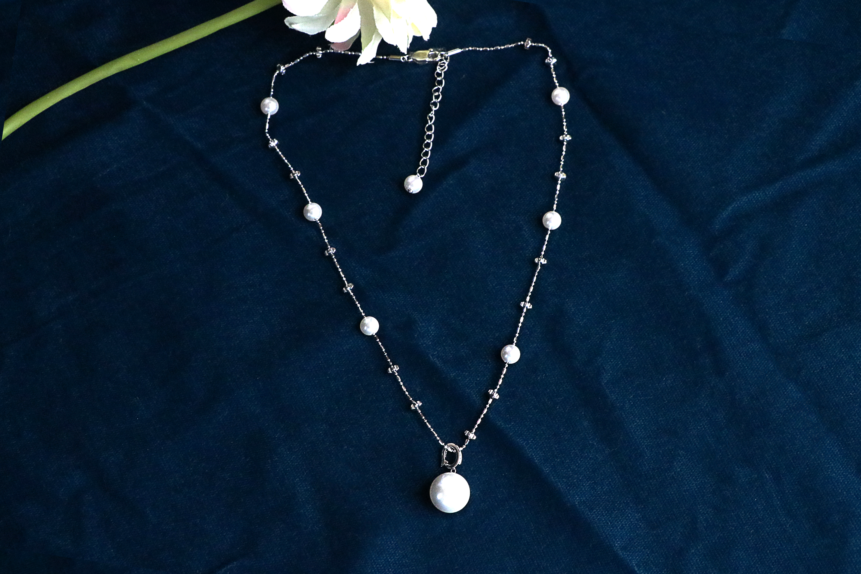 Pearl Arc Pendant Duo