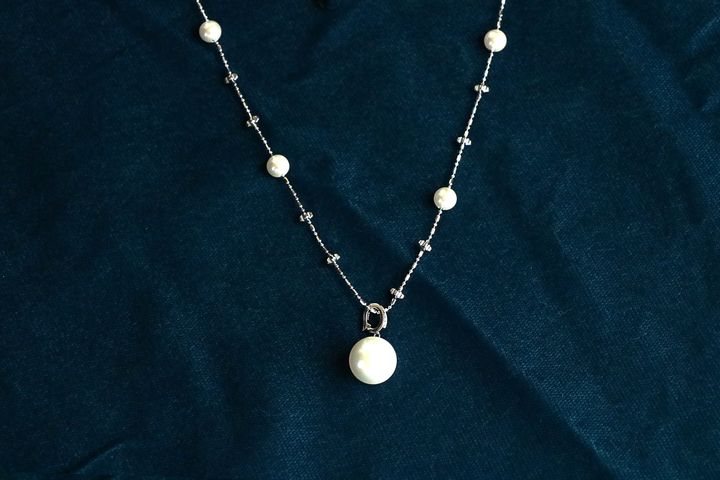 Pearl Arc Pendant Duo