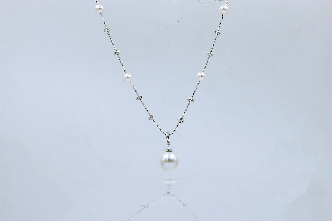Pearl Arc Pendant Duo