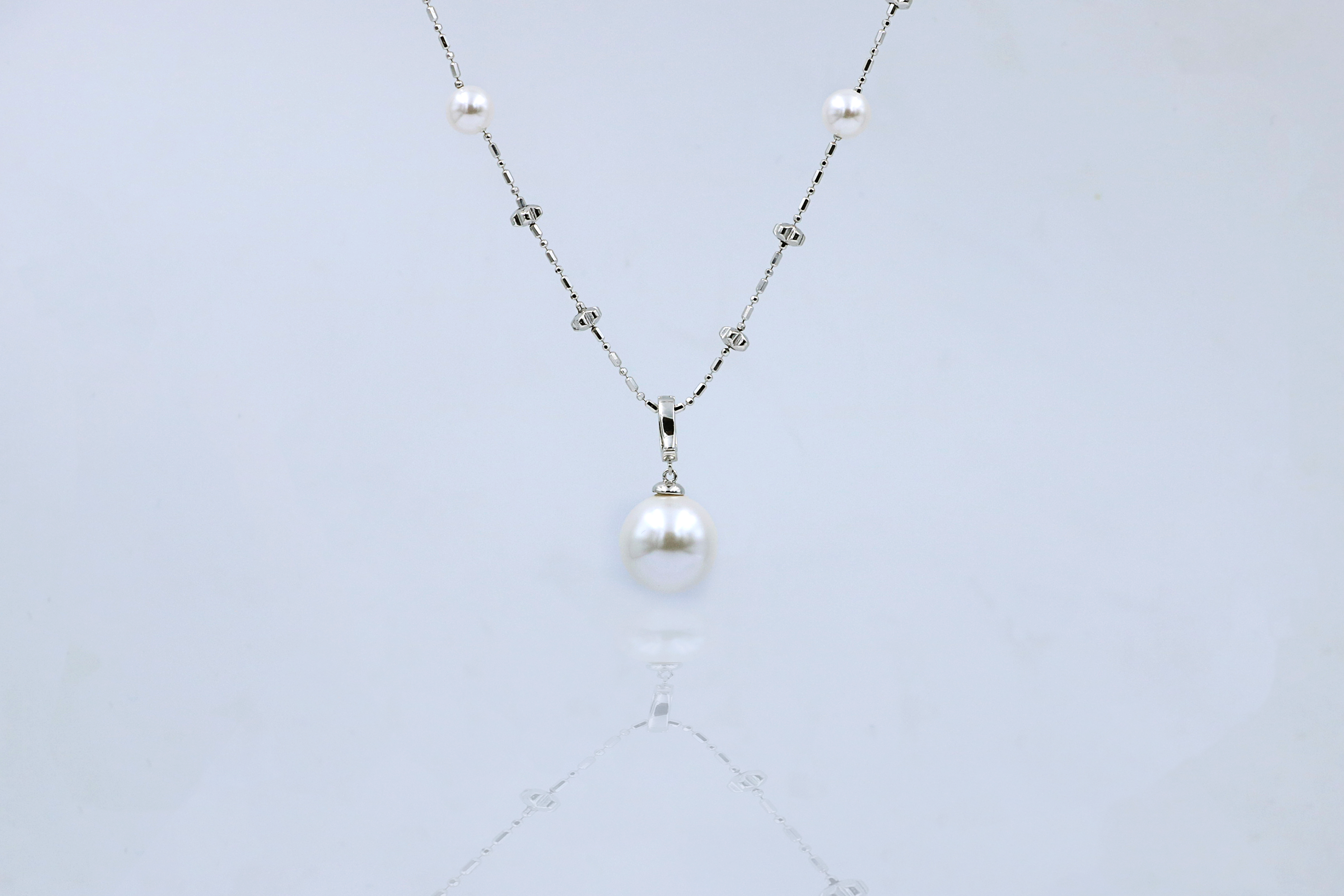 Pearl Arc Pendant Duo