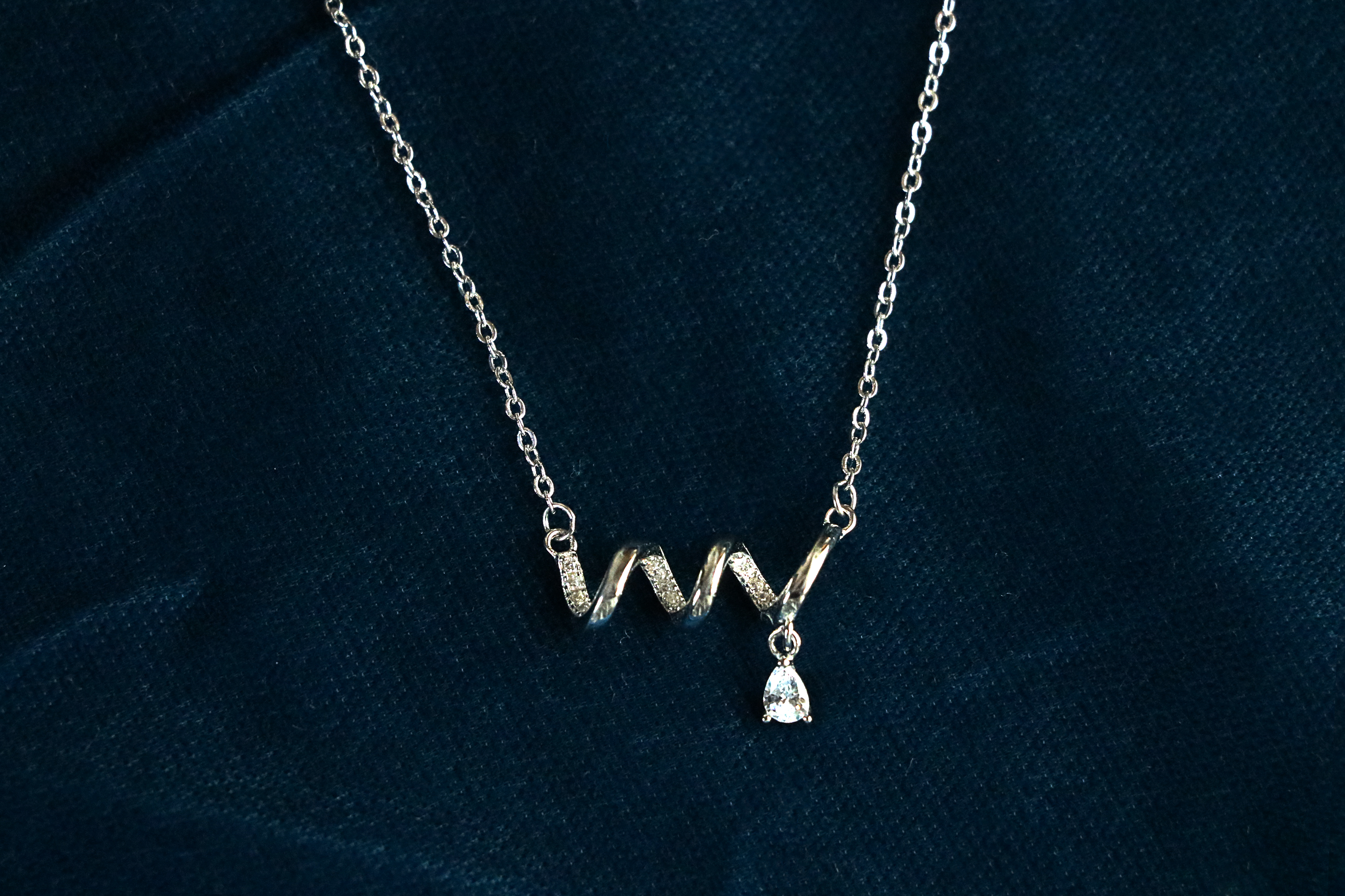 Wavelyn Pendant Chain