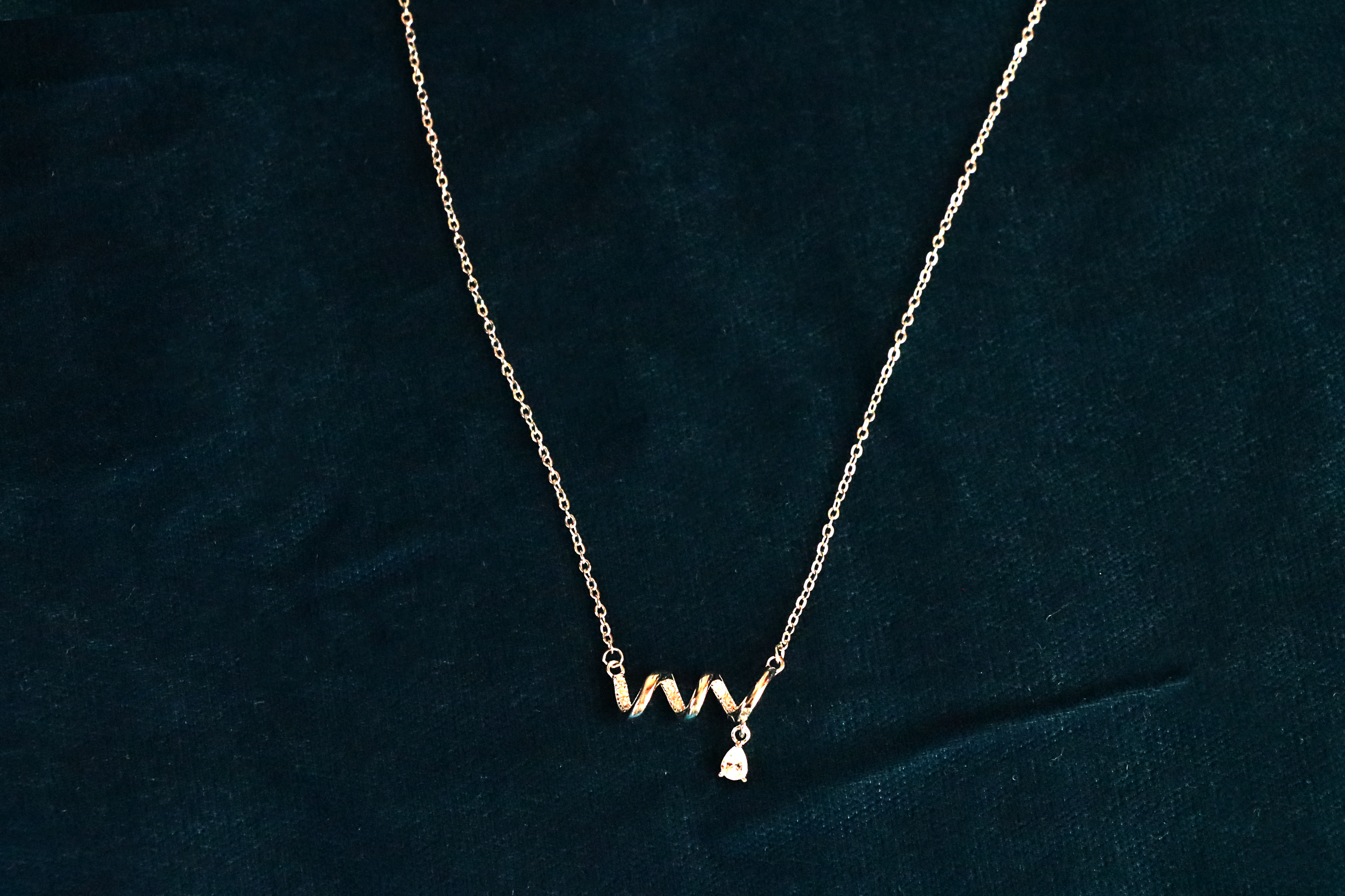 Wavelyn Pendant Chain