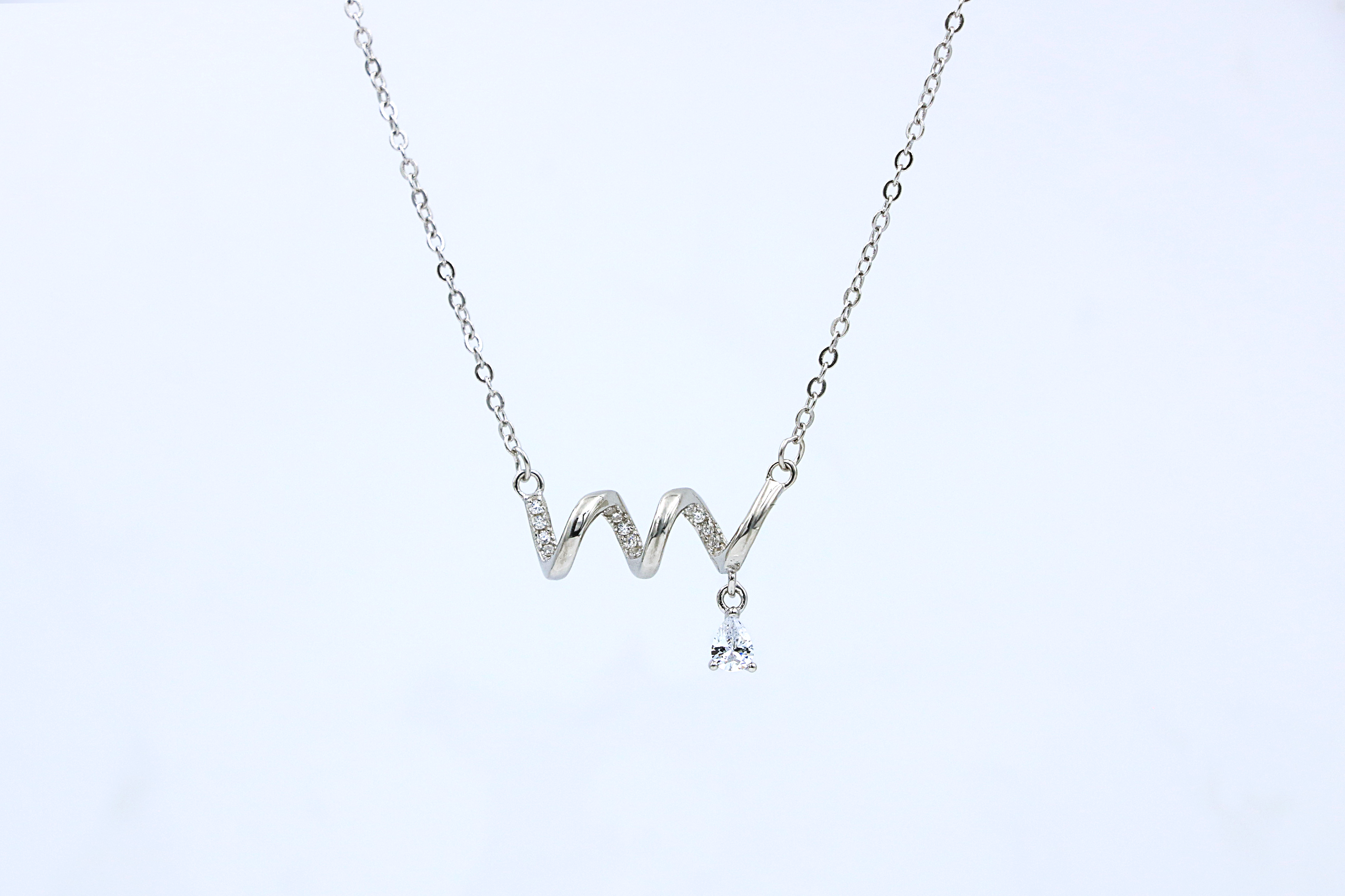 Wavelyn Pendant Chain