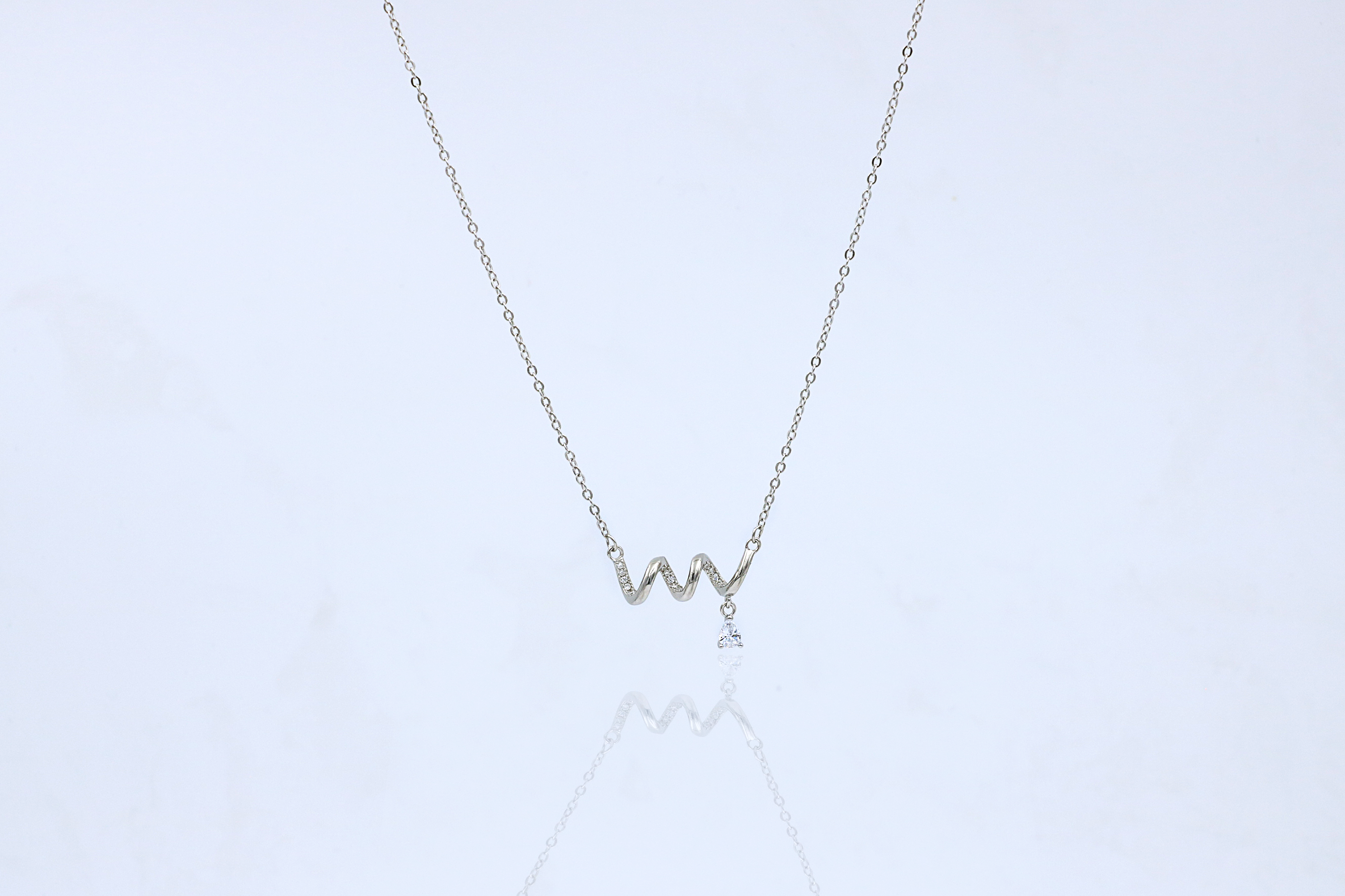 Wavelyn Pendant Chain