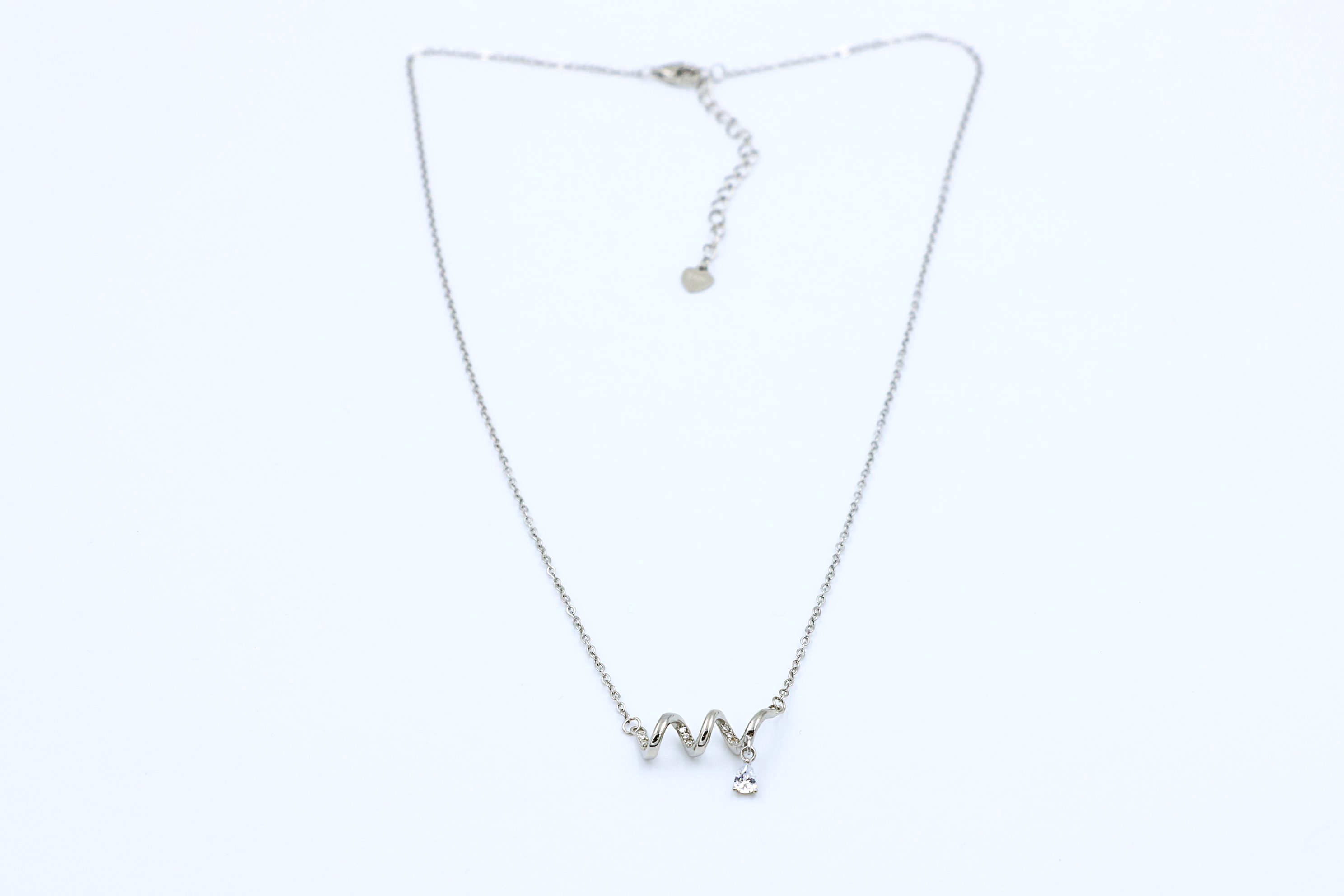 Wavelyn Pendant Chain