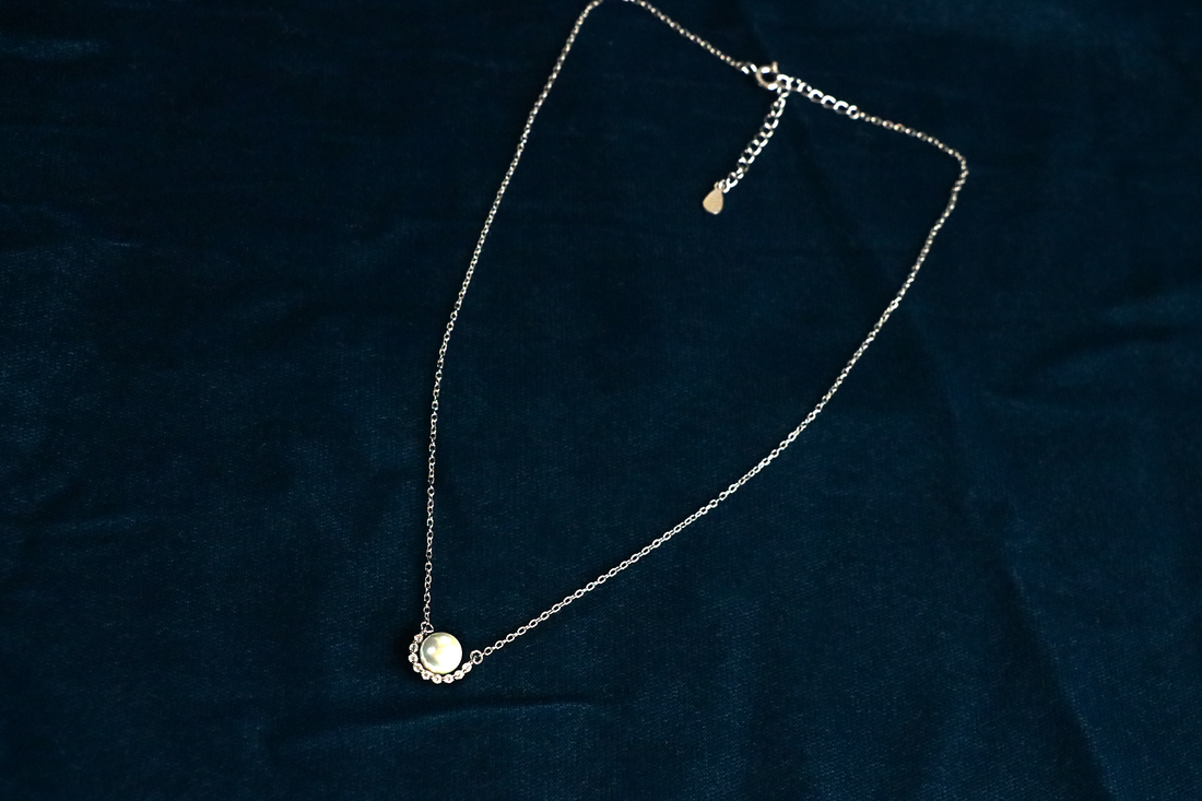 Luna Pearl Pendant Chain
