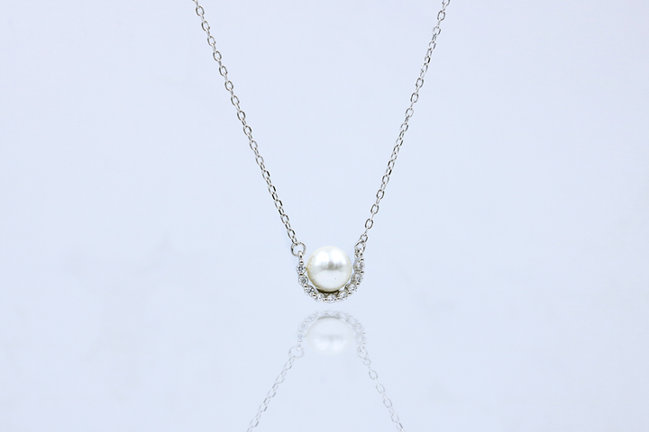Luna Pearl Pendant Chain