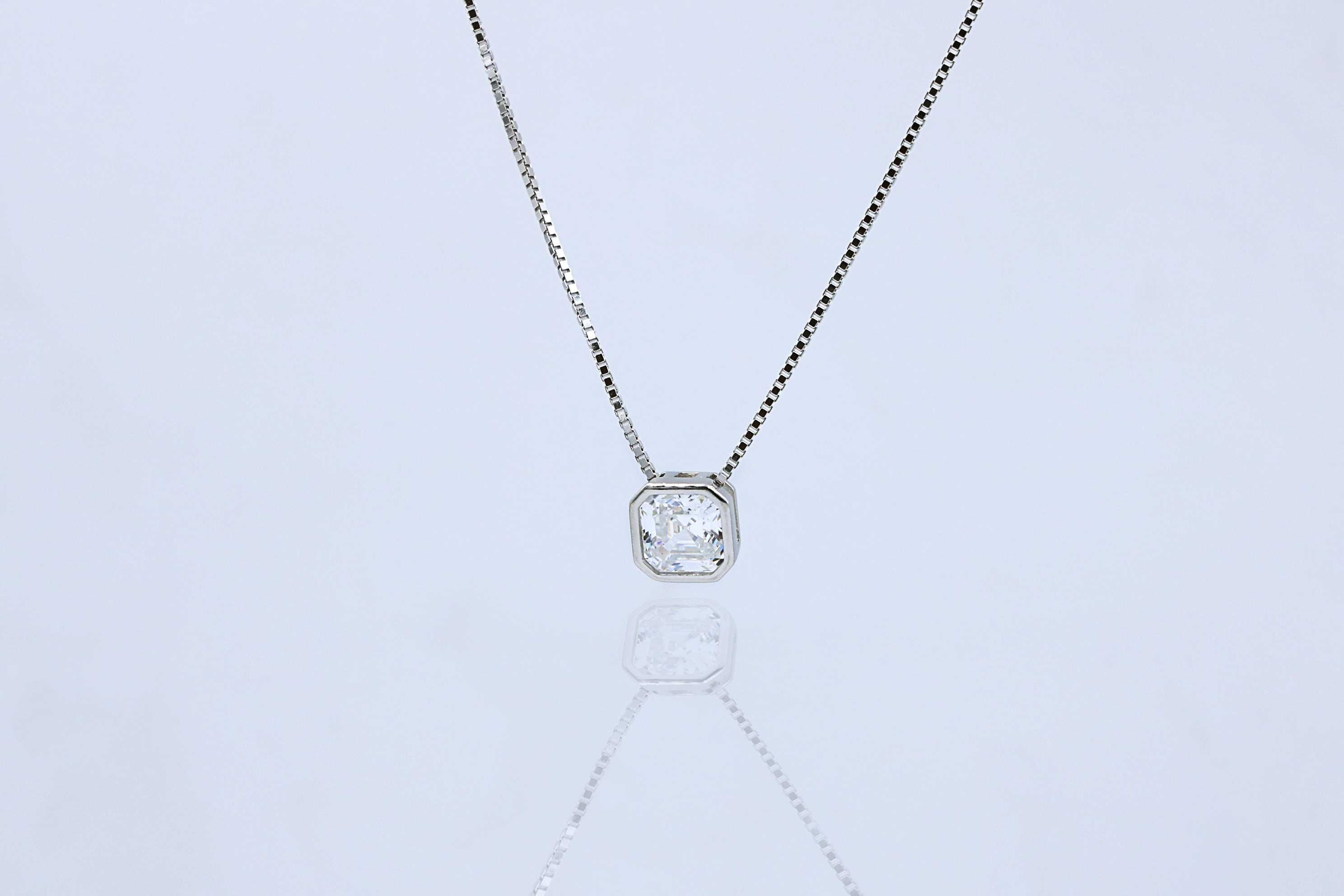 Aura Square Pendant Chain