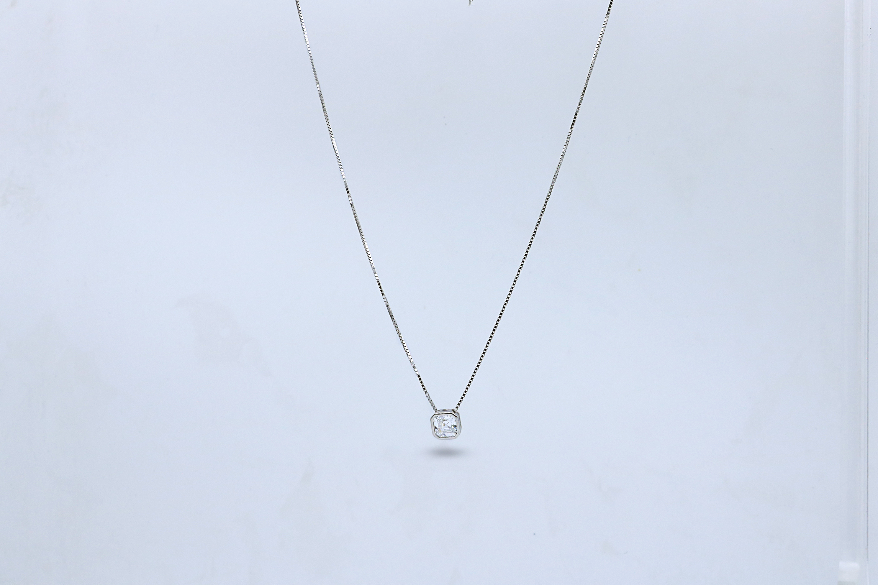 Aura Square Pendant Chain