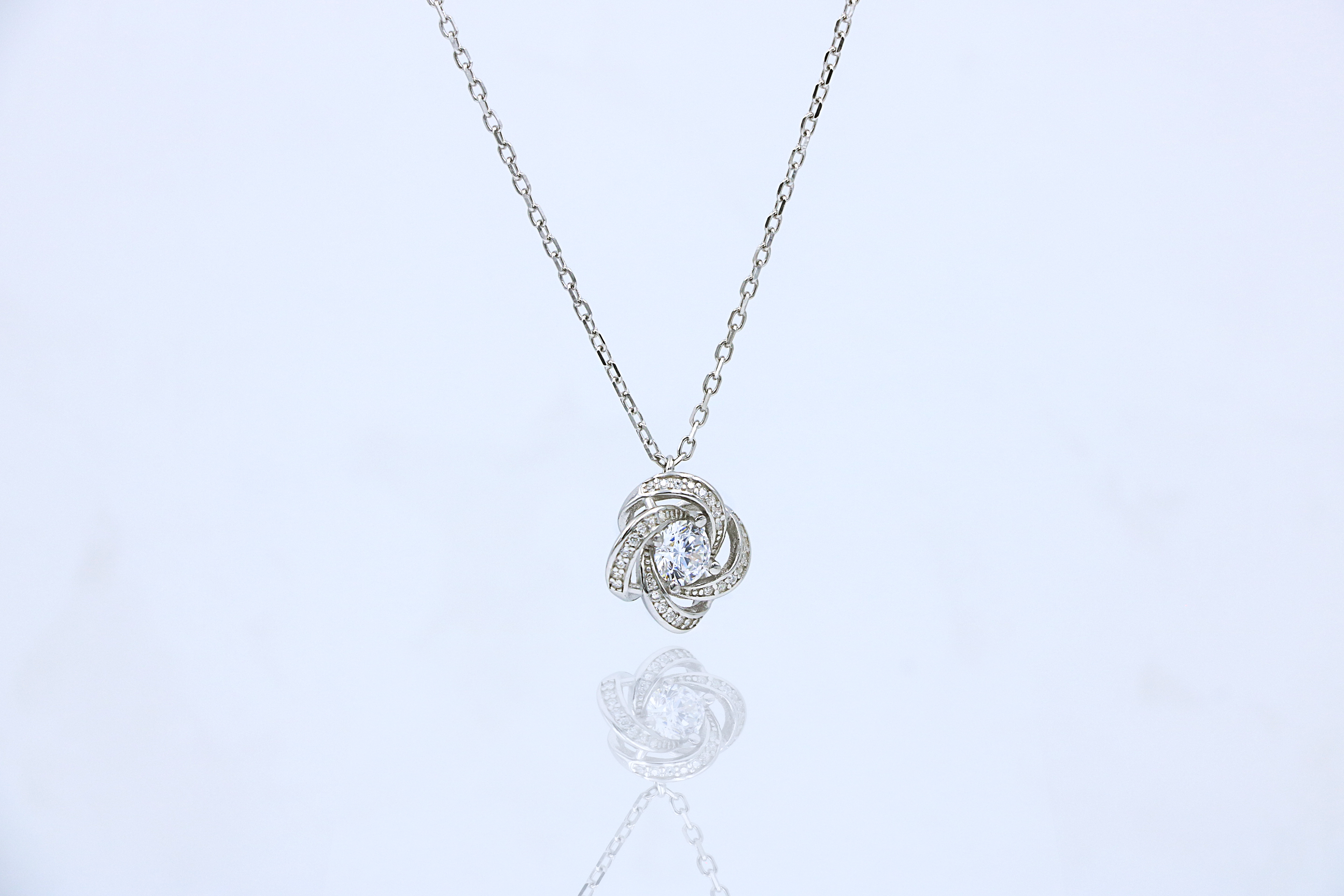 Celestia Bloom Pendant Chain