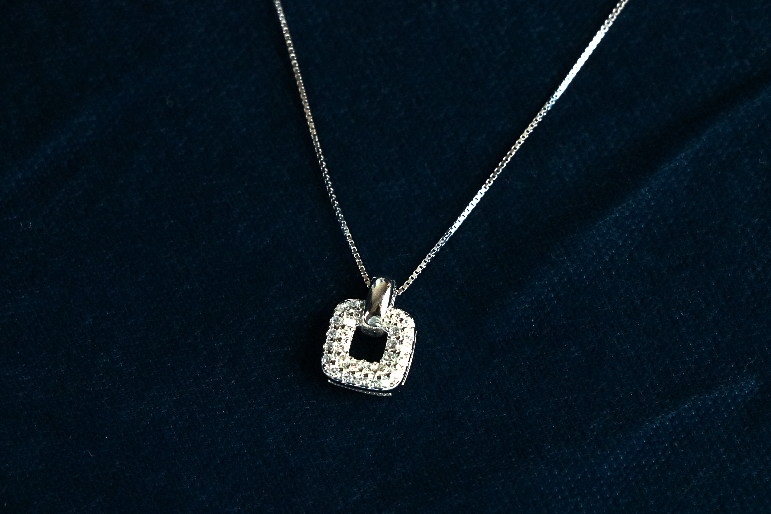 Square Bliss Pendant Chain