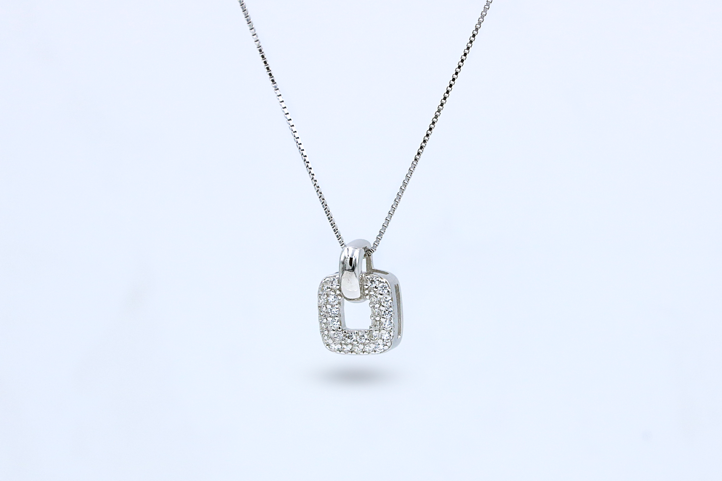 Square Bliss Pendant Chain