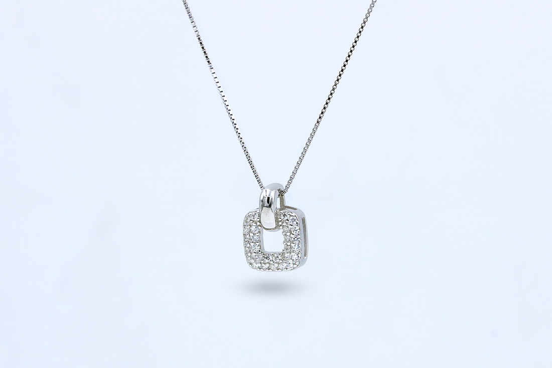 Square Bliss Pendant Chain