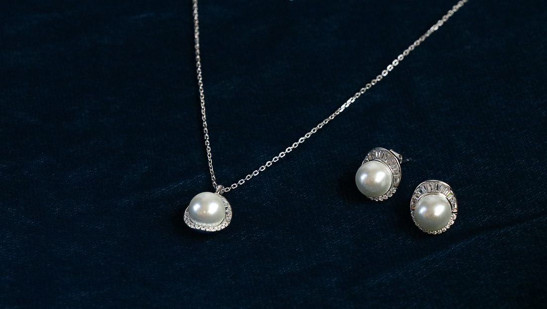 Pearl Bloom Pendant Set