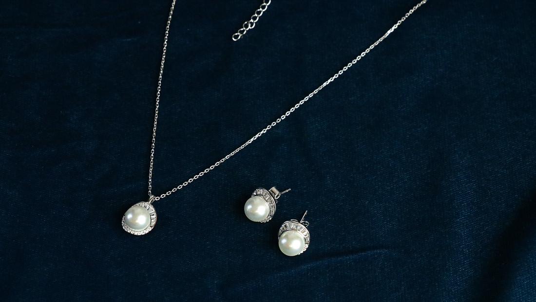 Pearl Bloom Pendant Set