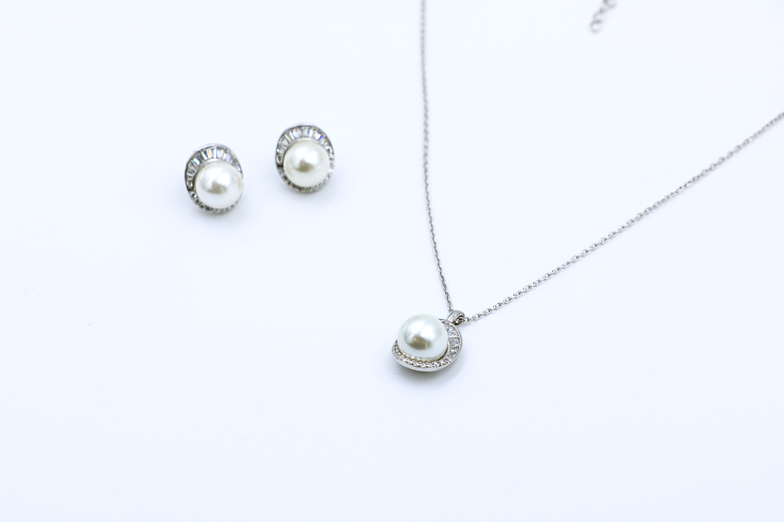 Pearl Bloom Pendant Set