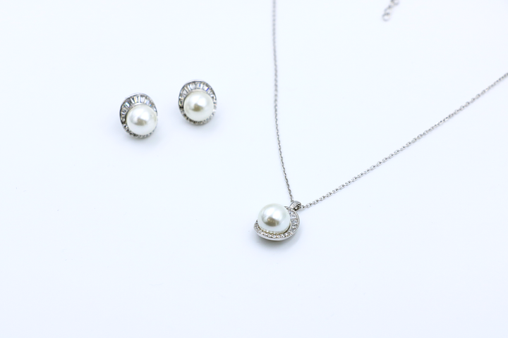 Pearl Bloom Pendant Set