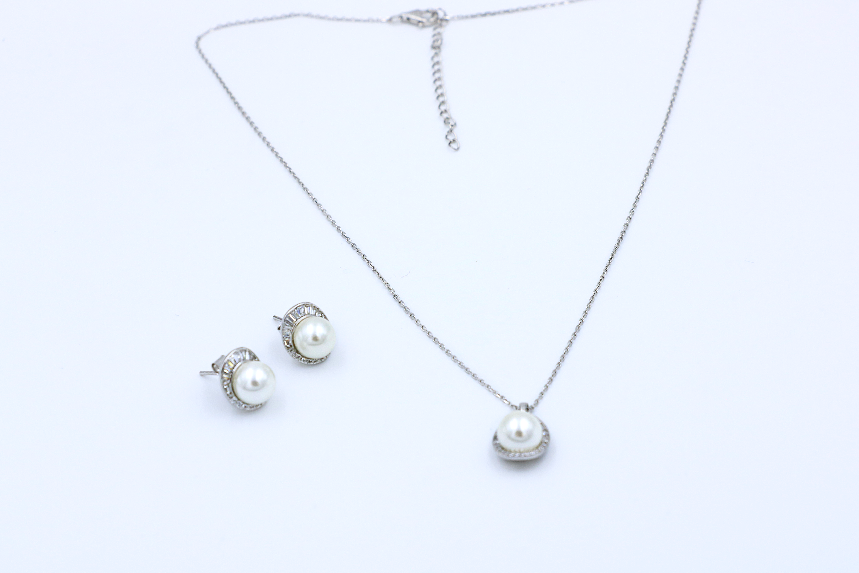 Pearl Bloom Pendant Set