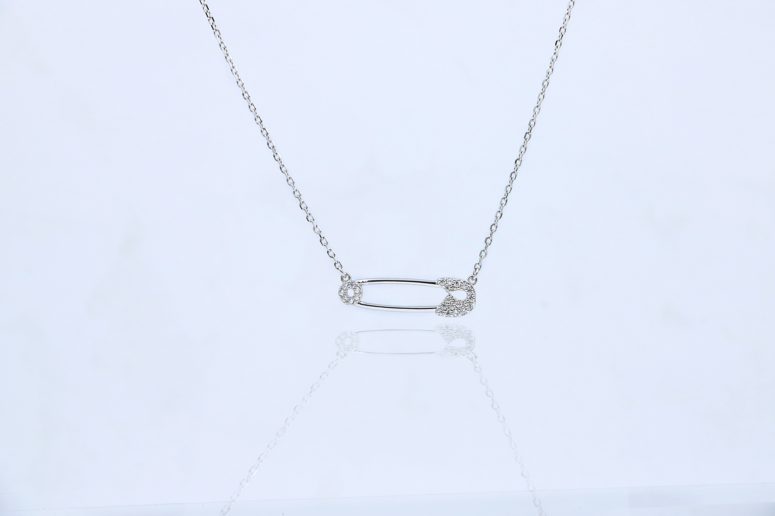 Sleek Pin Pendant Chain