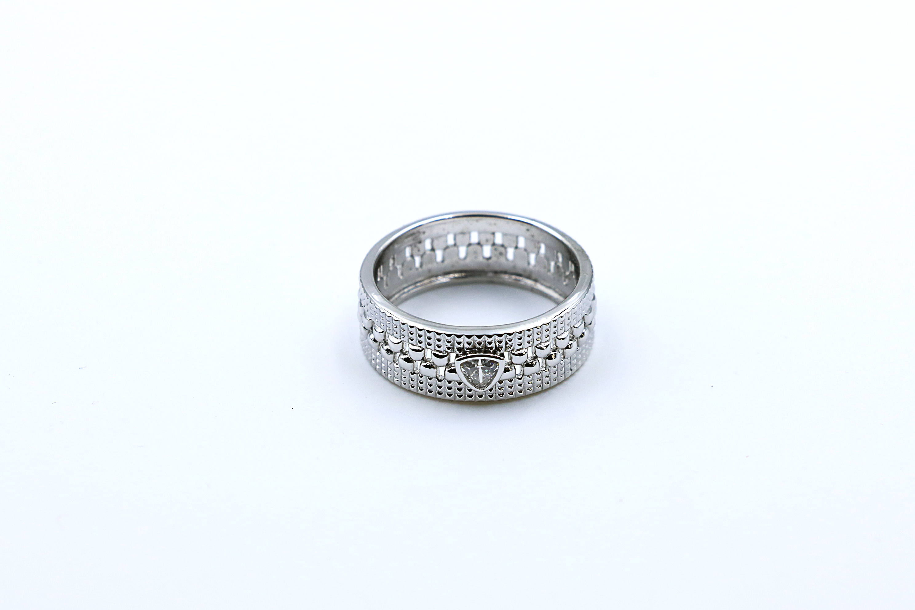 Brickline Crest Ring