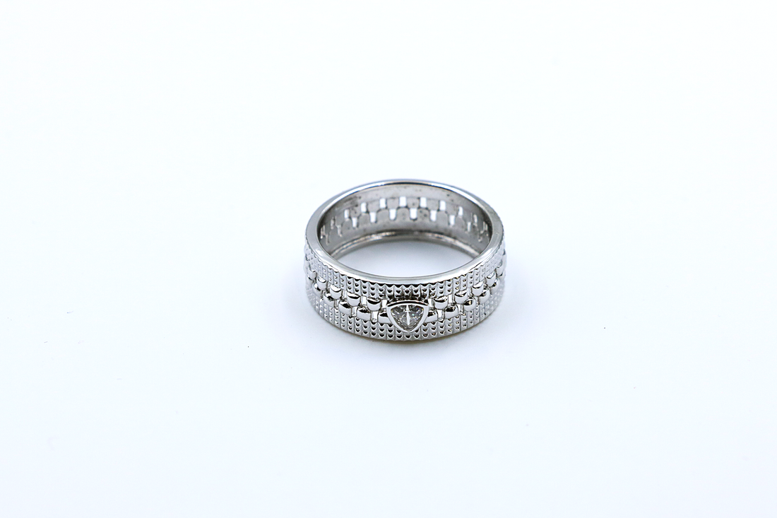 Brickline Crest Ring