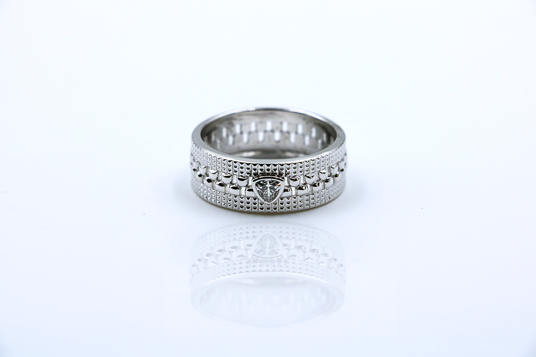 Brickline Crest Ring