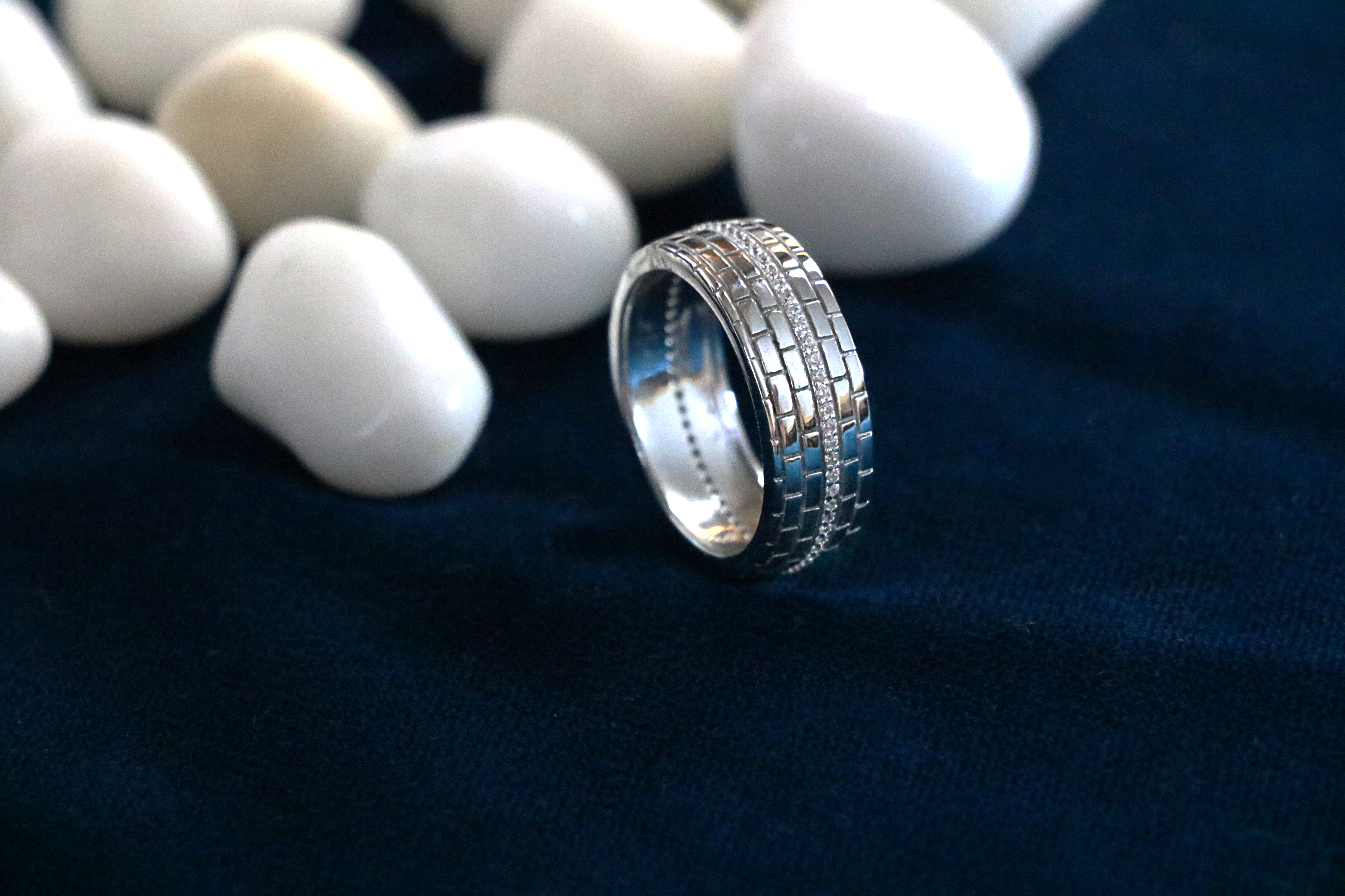 MidDiamond Brick Ring