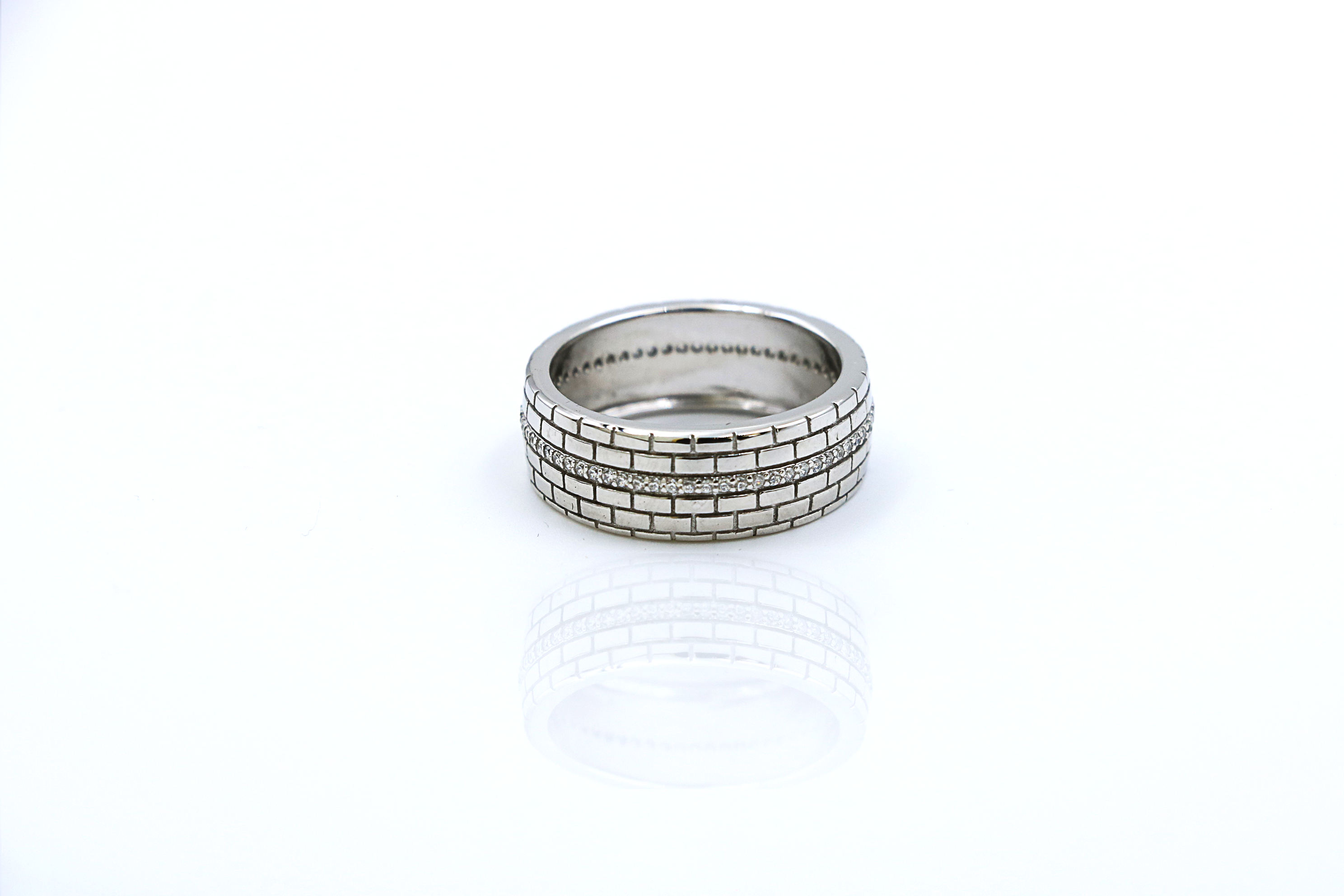 MidDiamond Brick Ring
