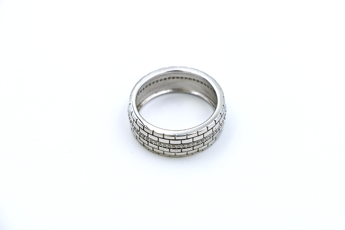 MidDiamond Brick Ring