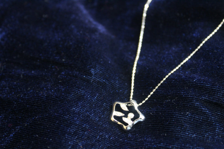 Nova Petal Pendant Chain