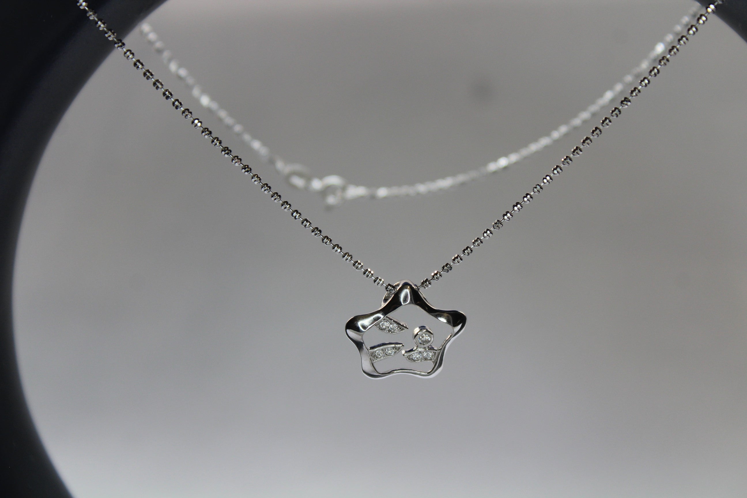 Nova Petal Pendant Chain