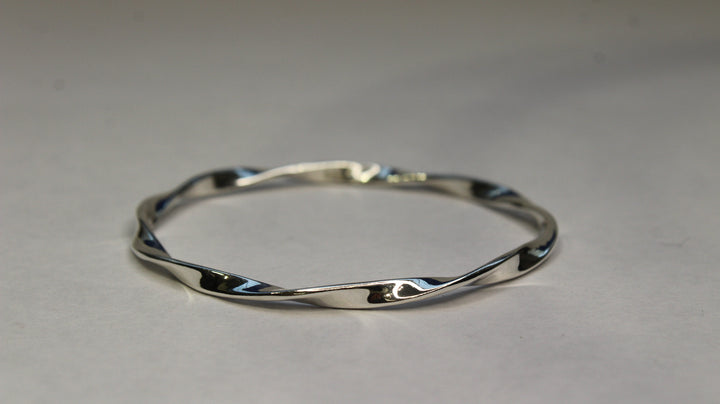 Serene Flow Bangle