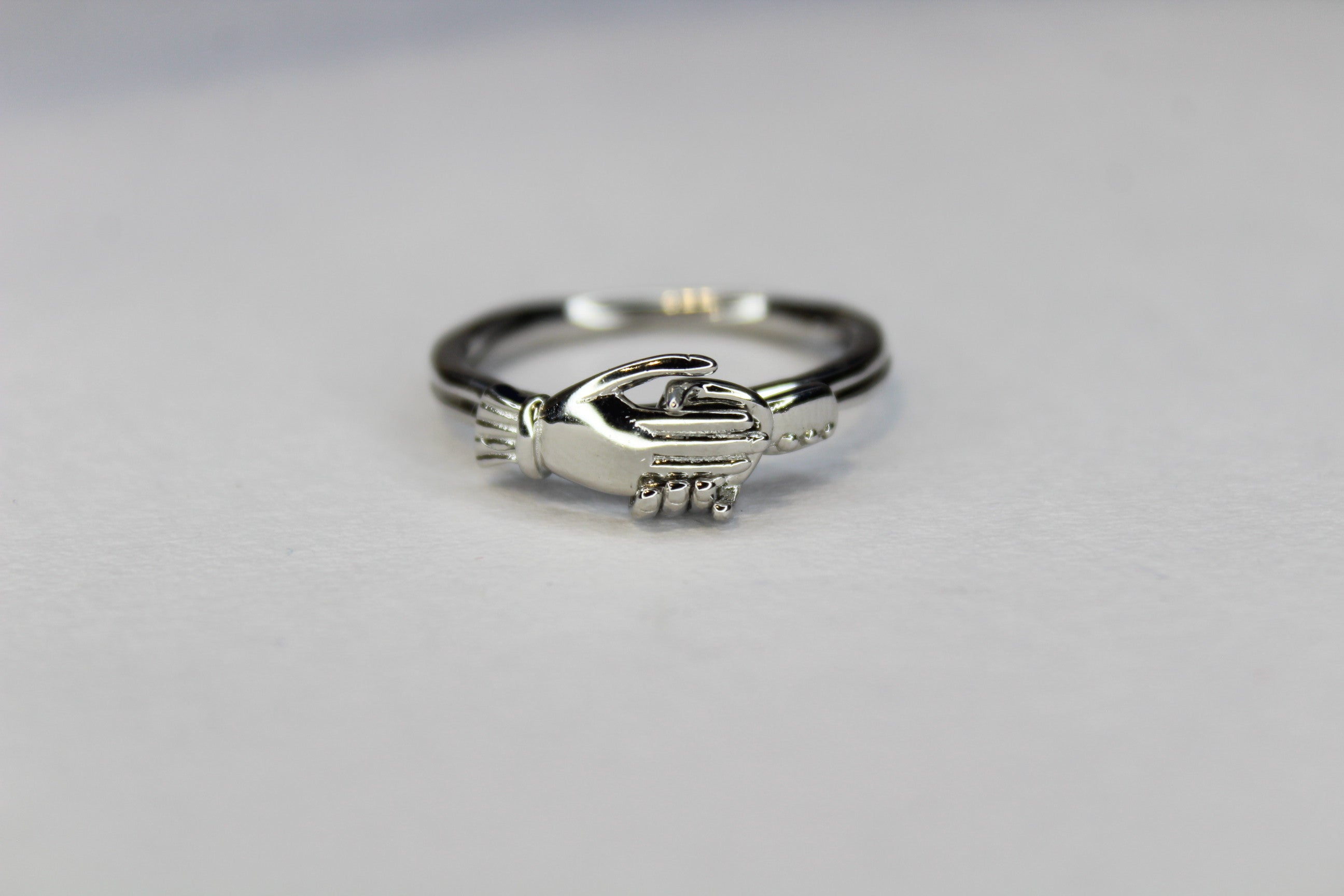 Holda Ring (single piece with detachable hands)